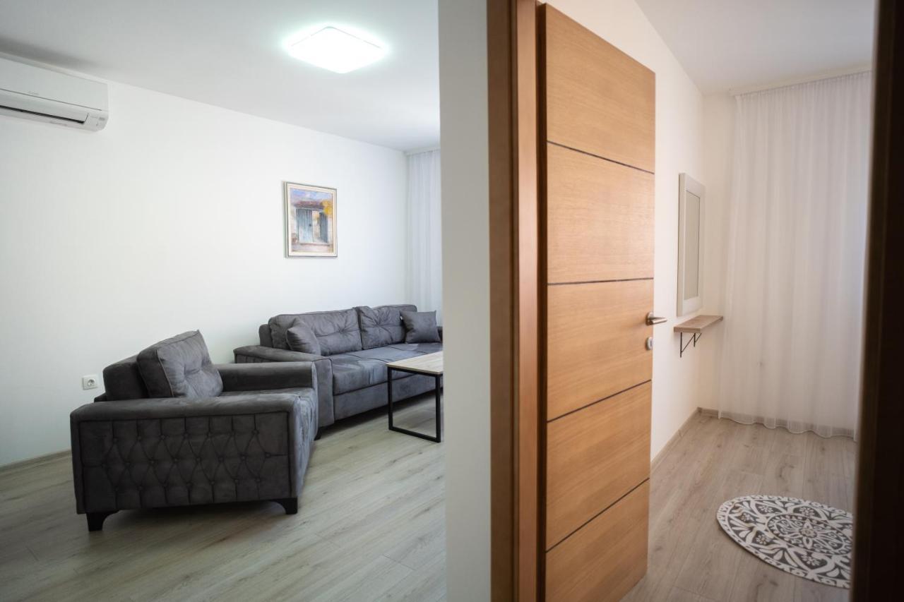 Apartments And Rooms Smile Mostar Ngoại thất bức ảnh