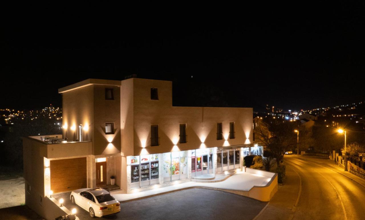 Apartments And Rooms Smile Mostar Ngoại thất bức ảnh