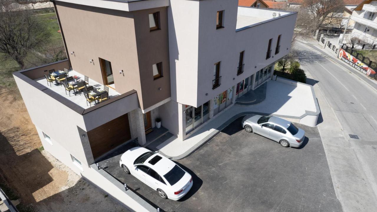 Apartments And Rooms Smile Mostar Ngoại thất bức ảnh